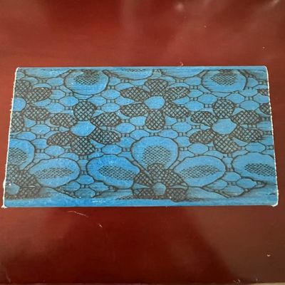 Panneau plat en plastique renforcé de fibre de verre par procédé de pultrusion, léger, haute résistance à la traction, résistance aux intempéries avec motif spécial