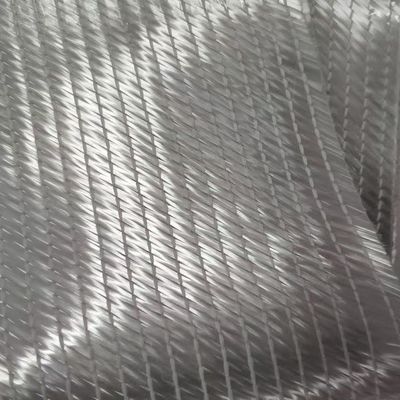 Tissu multiaxial en fibre de verre ±45° 1200g par mètre carré, bonnes performances en traction et facile à imprégner de résine pour l'industrie des bateaux et de l'énergie éolienne en PRF