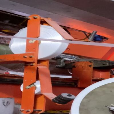 Réseau en polyester pour l'enroulement continu de filaments GRP à haute pression pour nettoyer l'air pendant le processus