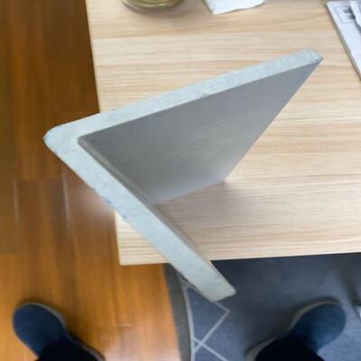FRP pultrudé en forme de L, profil d'angle avec résine de vinyle, très résistant à la corrosion, adapté aux environnements difficiles